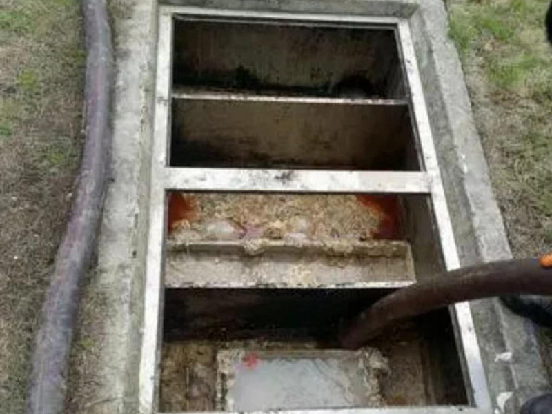 清溪镇隔油池清理